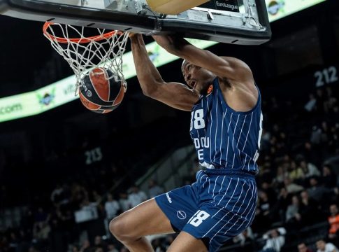 «Έδεσε» τον Κάι Τζόουνς για δύο χρόνια η Έφες (vid)