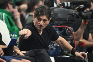 Έξαλλος ο Γιαννακόπουλος με παίκτες και Αταμάν (vid)