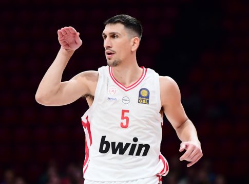 Λαρεντζάκης: «Γεμάτη ομάδα το Μαρούσι, να δώσω το 100% για να βοηθήσω στην κατάκτηση του Κυπέλλου»