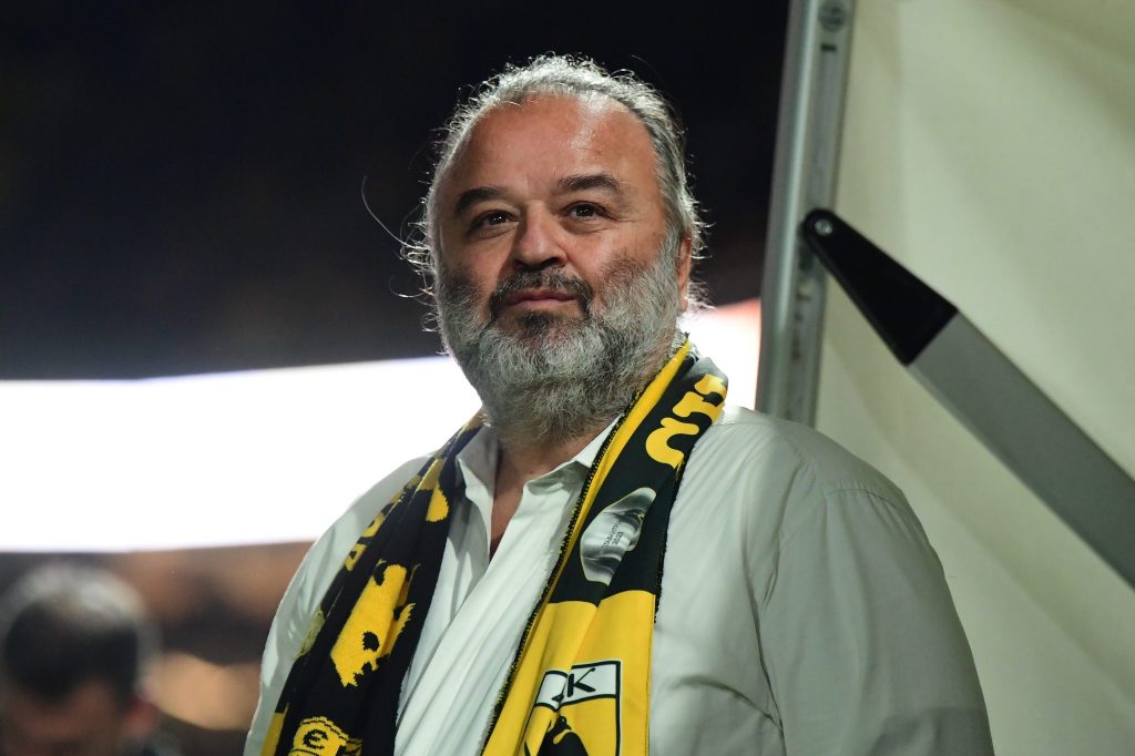 Τι απαντά η ΑΕΚ για τη φωτογραφία του Ηλιόπουλου με την κούπα του Ολυμπιακού