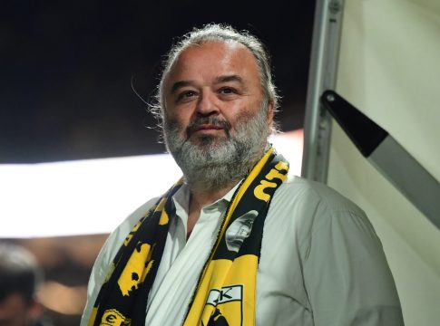 Τι απαντά η ΑΕΚ για τη φωτογραφία του Ηλιόπουλου με την κούπα του Ολυμπιακού