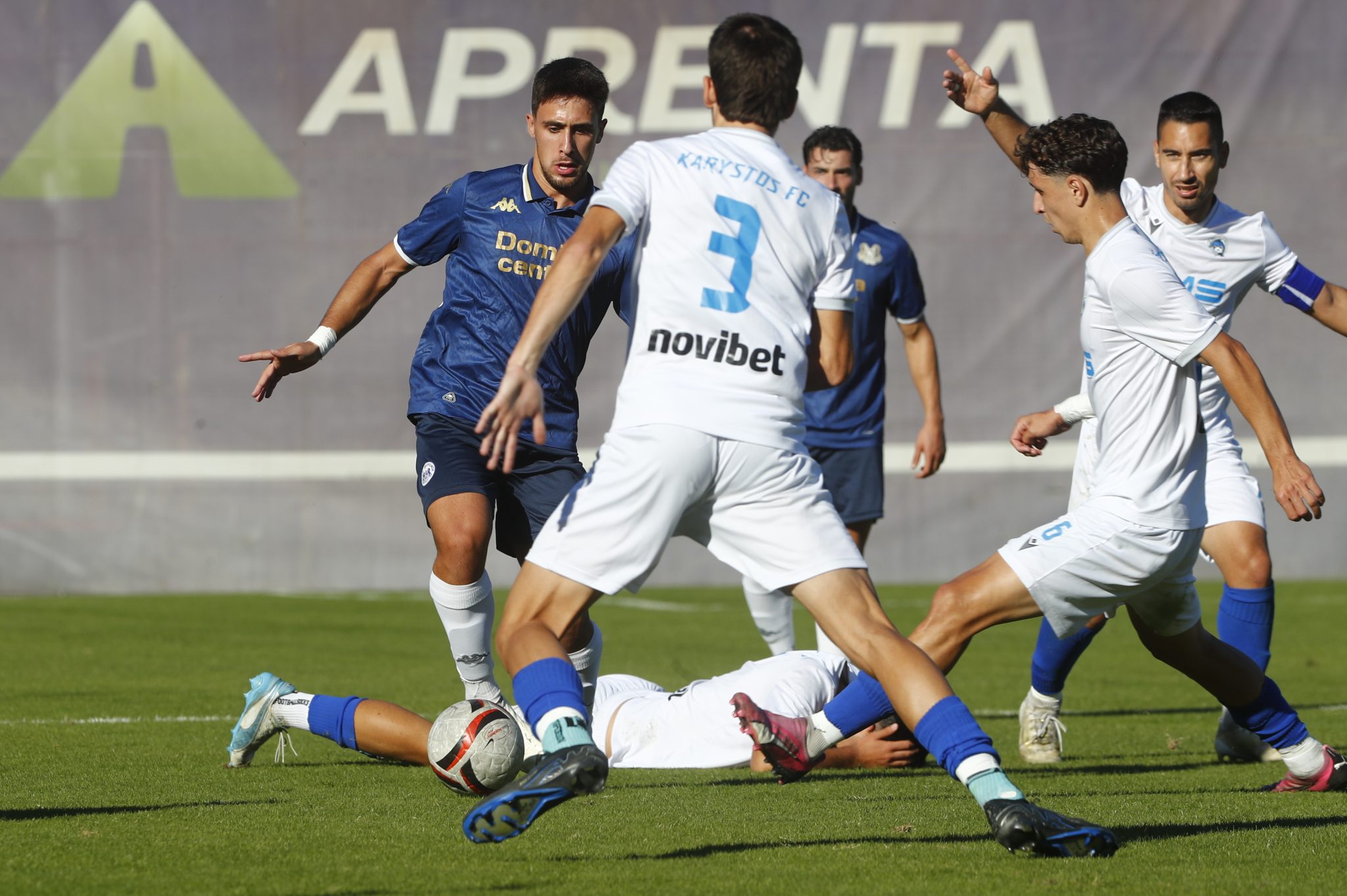 «Σιδερογροθιές και σιδερολοστούς» καταγγέλλει η Κάρυστος – Τι απαντάει η Δόξα Βύρωνα