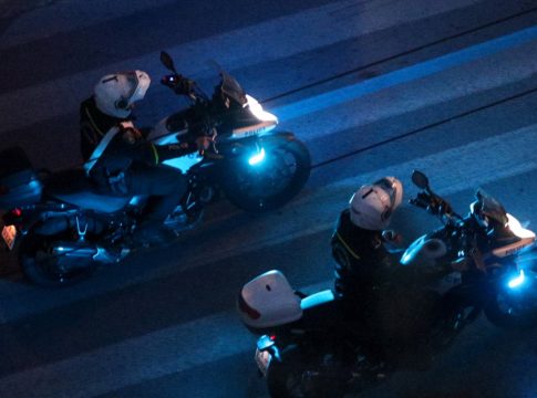 Καλλιθέα: Κοριτσάκι 2,5 ετών έπεσε σε συντριβάνι, μάχη των γιατρών να το επαναφέρουν