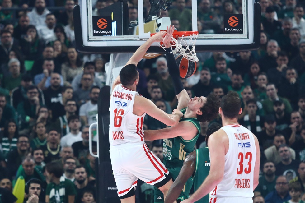 Ο Παπανικολάου ανέλυσε το… poster στον Όσμαν: «Στο άλμα κατάλαβα πως έφτανα να καρφώσω» (vid)