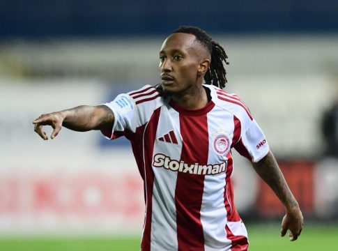 Μάρτινς: «Χαίρομαι που μπορώ να συνεχίσω τον Ολυμπιακό – Ευχαριστώ τους φιλάθλους μας για όλα» (vid)