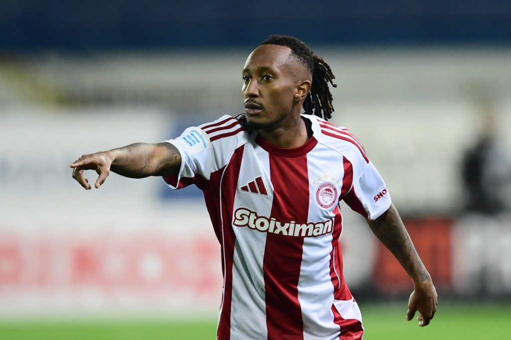 Μάρτινς: «Χαίρομαι που μπορώ να συνεχίσω να βοηθάω τον Ολυμπιακό – Ευχαριστώ τους φιλάθλους μας για όλα» (vid)