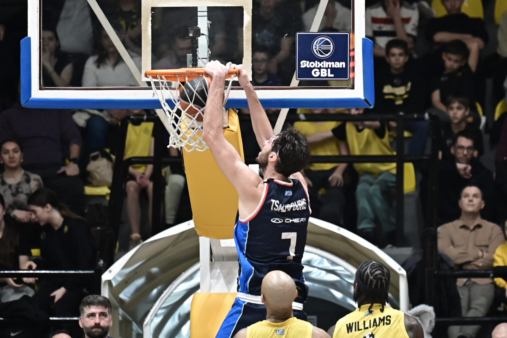 Μαρούσι – Πανιώνιος 97-105: Πήραν το ντέρμπι της παραμονής οι «κυανέρυθροι»