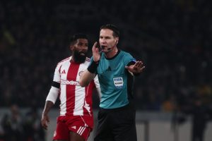 Ο λόγος που δεν παρενέβη το VAR στο χοντρό λάθος του βοηθού πριν το 1-0 της ΑΕΚ (pic)