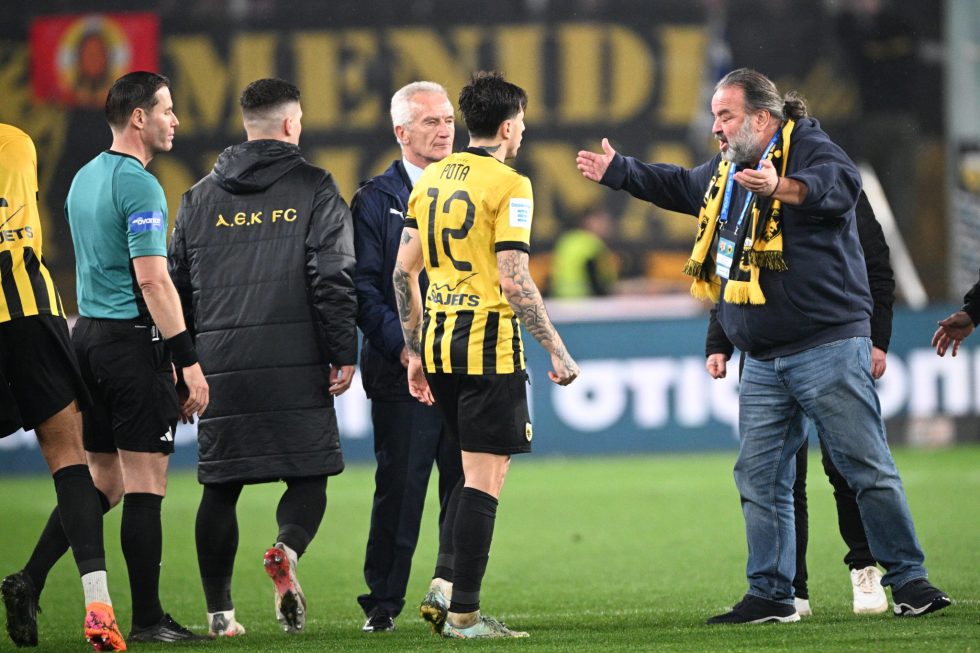 Η ΔΕΑΒ τιμώρησε με μία αγωνιστική την ΑΕΚ για όσα συνέβησαν στο ντέρμπι με τον Ολυμπιακό