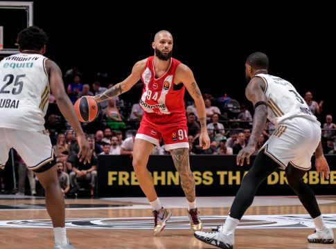 Ντουμπάι – Ολυμπιακός108-98 (95-95 κ.δ): Πέταξαν τον ιδρώτα τους στην παράταση οι «ερυθρόλευκοι»