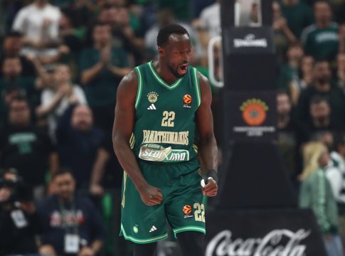 Τρομερή ανάρτηση του Γκραντ για Χέιζ-Ντέιβις με… Space Jam (pic)