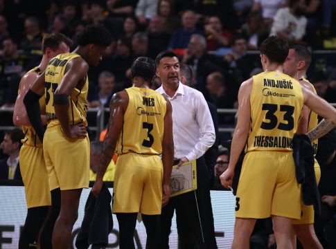 Άρης: Μια «γροθιά» με τον κόσμο του για την πρόκριση