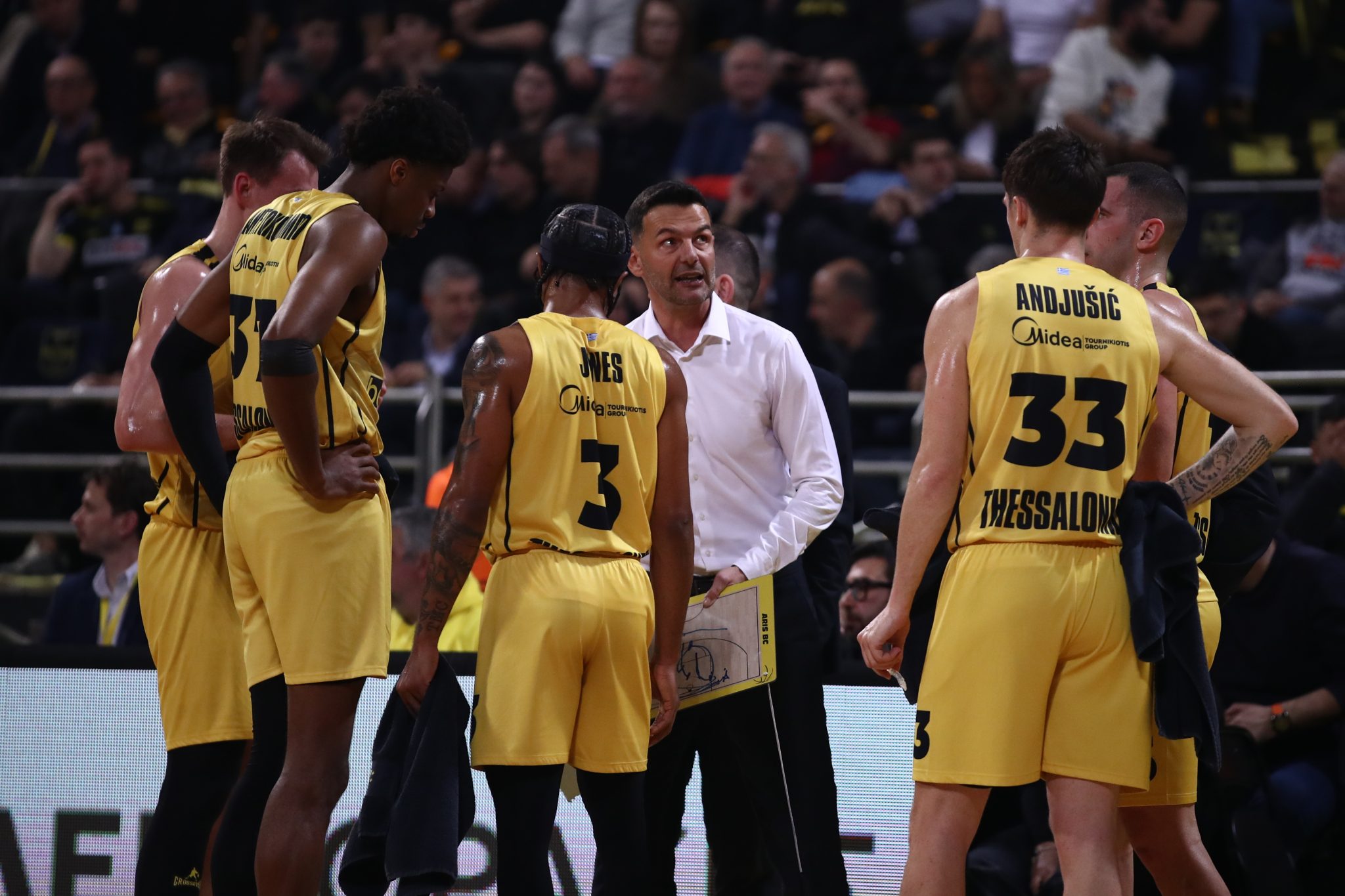 Άρης: Μια «γροθιά» με τον κόσμο του για την πρόκριση