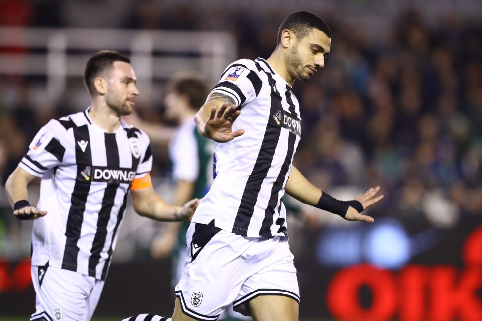 Ο Καλάμπρια έκανε πέναλτι στον Γιακουμάκη και ο Έλληνας φορ εκτέλεσε εύστοχα για το 1-0 του ΠΑΟΚ (vid)