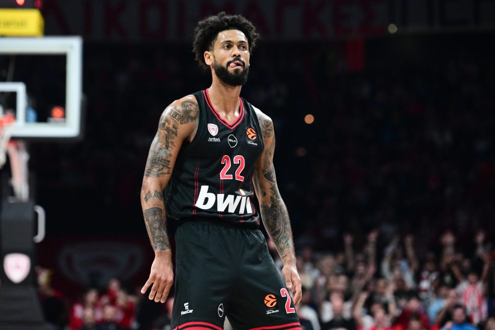 Ντόρσεϊ στο «10»: «Η αγκαλιά με τον κόουτς δείχνει την αγάπη μας – Σημαντικό να αντιδράμε παίζοντας τόσο καλά μετά από μία ήττα»