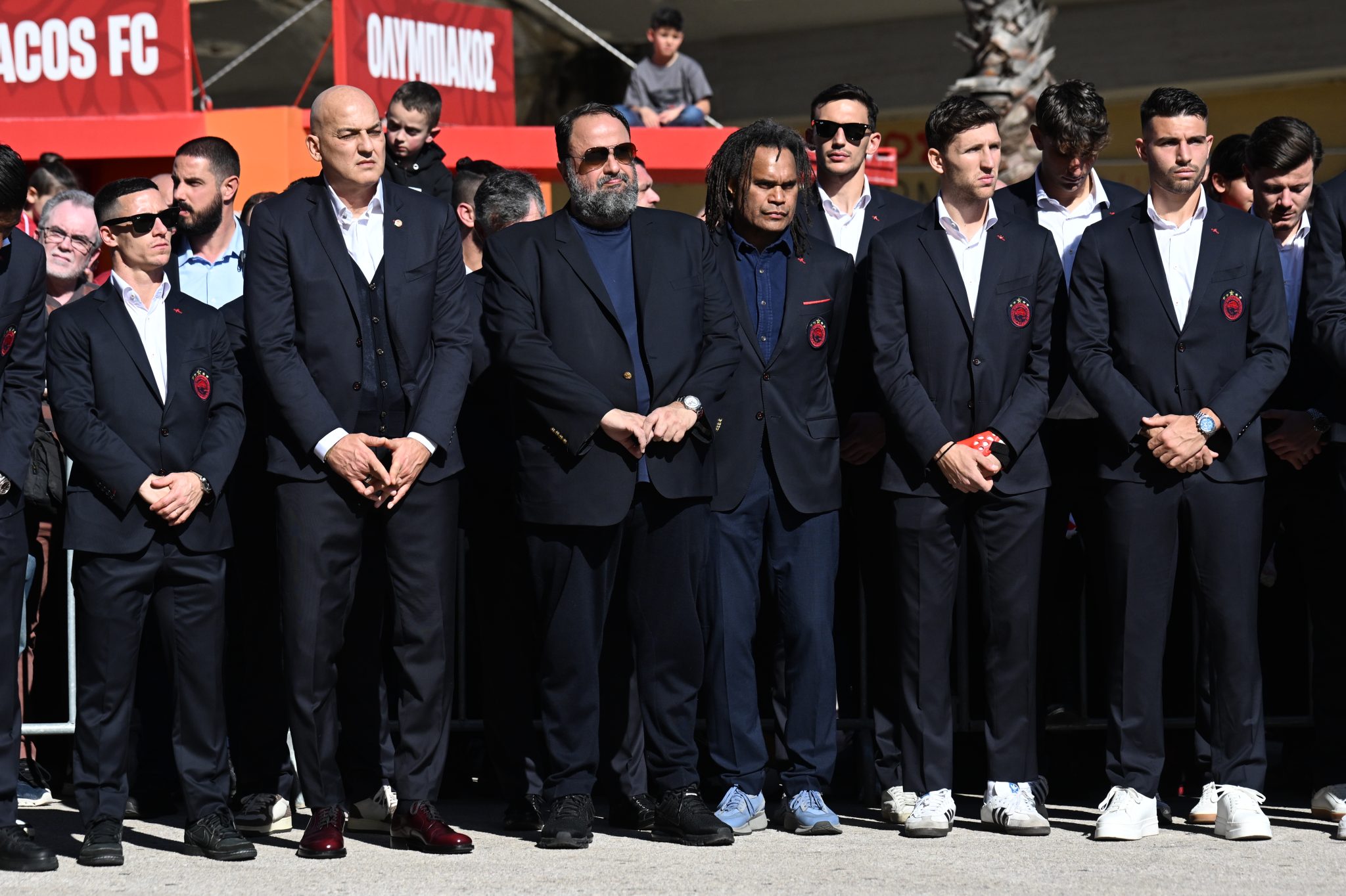 «Αθάνατοι»: Η οικογένεια του Ολυμπιακού τίμησε τα θύματα της Θύρας 7 (pics)