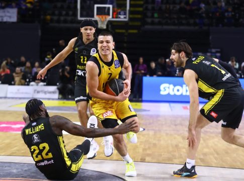 Θλάση ο Φλιώνης στην ΑΕΚ