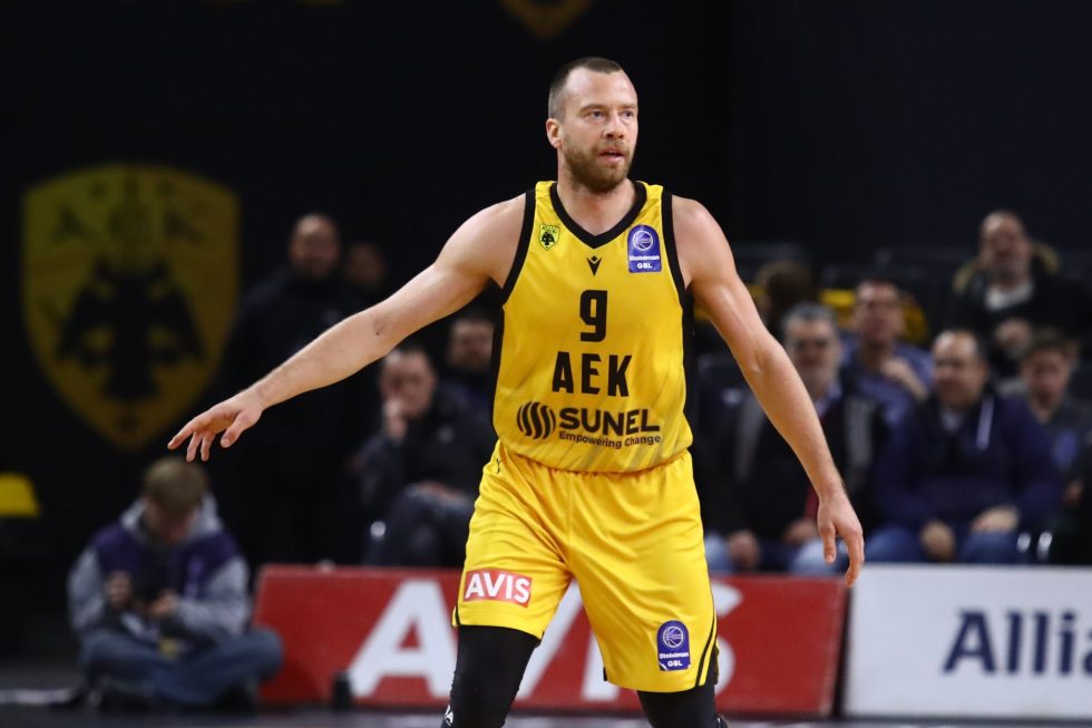 Εκτός και ο Λεκαβίτσιους για την ΑΕΚ από το ματς με τον Ολυμπιακό