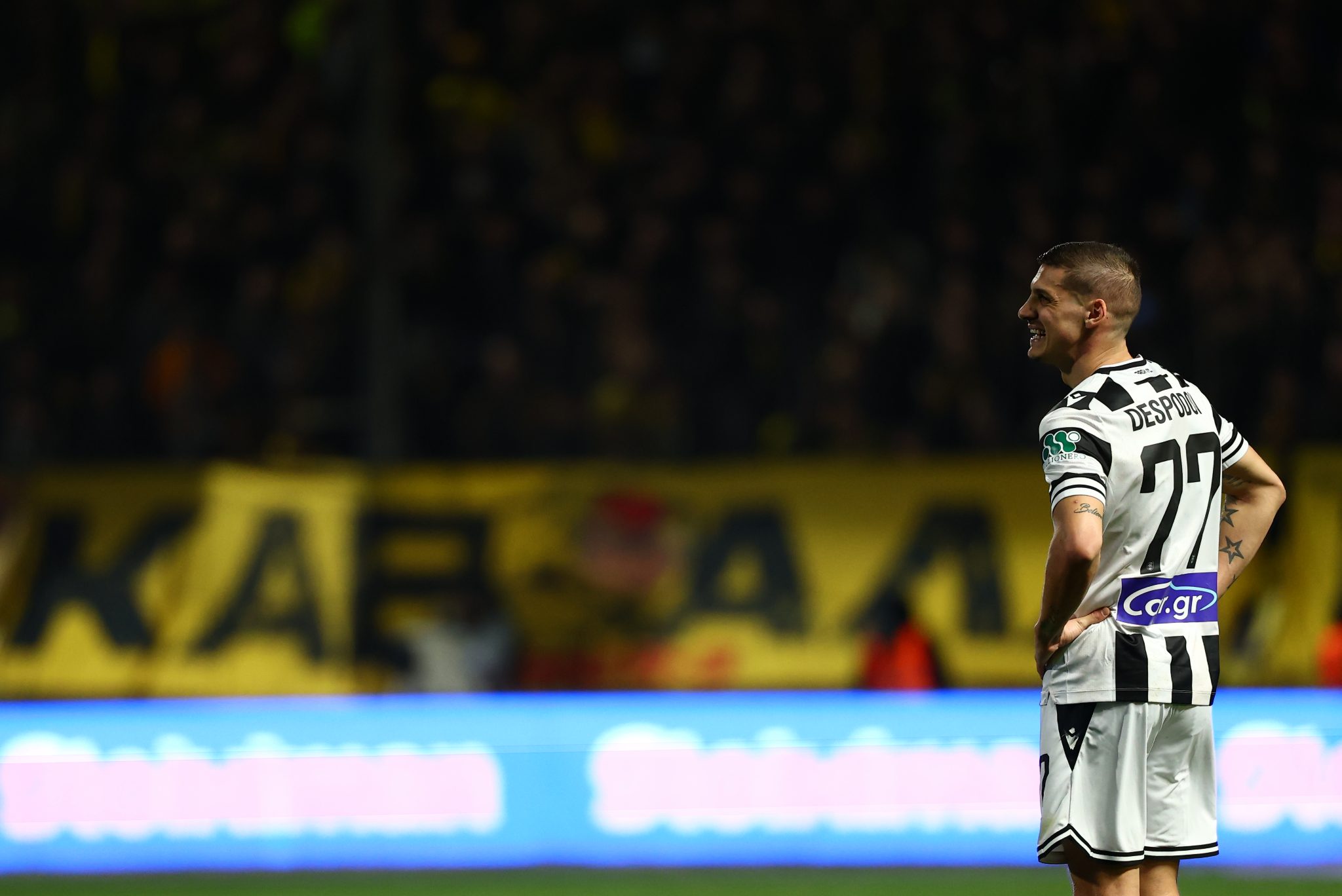 Αποχώρησε με πρόβλημα ο Ντεσπόντοφ από το ματς του Άρη με τον ΠΑΟΚ