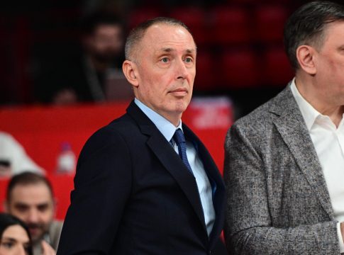 Στο ΣΕΦ και ο Μίλαν Τόμιτς – Συνομίλησε με τους ανθρώπους του Ολυμπιακού