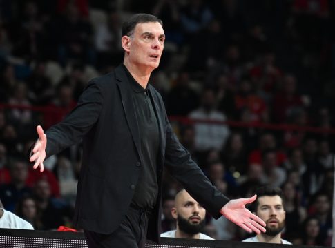 Η αποστομωτική απάντηση του Μπαρτζώκα: «Μην βάζετε Ολυμπιακό και Παναθηναϊκό στην ίδια πρόταση»