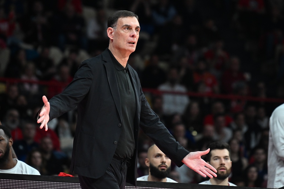 Η αποστομωτική απάντηση του Μπαρτζώκα: «Μην βάζετε Ολυμπιακό και Παναθηναϊκό στην ίδια πρόταση»