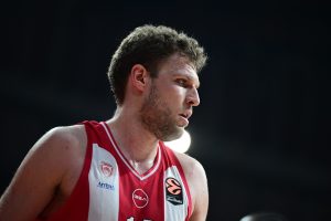 Βεζένκοφ: Η ζωή χωρίς τον Σάσα, 454 μέρες και 55 συνεχόμενα ματς μετά (vids)