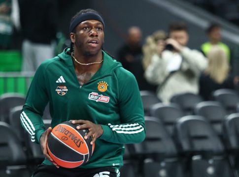 Το μπλουζάκι του Ναν από το Final Four του Βερολίνου με τα έξι αστέρια στο ζέσταμα του Παναθηναϊκού (pics)