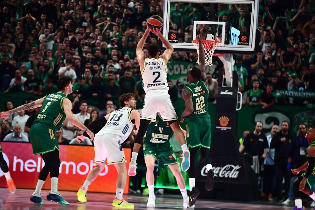 «Γλέντι» από τη Φενέρ στον Παναθηναϊκό – Κυκλοφόρησε μπλουζάκια από το buzzer beater του Μπόλντγουιν στο ΟΑΚΑ (pic)