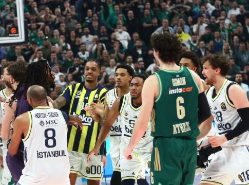 Έξαλλη με τον Μπόλντγουιν η σύντροφος του Ναν: «Σε σιχαίνομαι, μικρέ άντρα!» (pic)