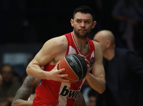 Ο Παπανικολάου έγινε ο τρίτος παίκτης του Ολυμπιακού με 1.000+ αμυντικά ριμπάουντ στο πρωτάθλημα