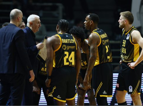 Η εξάδα των ξένων της ΑΕΚ για το ματς με τον Ολυμπιακό