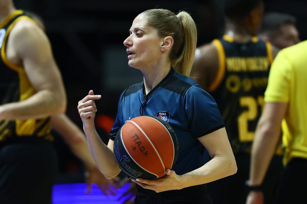 Με Τσαρούχα ο ημιτελικός Μαρούσι – Ολυμπιακός