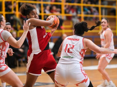 Πανσερραϊκός – Ολυμπιακός 72-76: Πήραν το «θρίλερ» στις Σέρρες οι «ερυθρόλευκες»