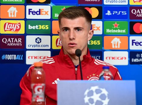 Κοστίνια: «Όλοι είμαστε εδώ για να βοηθήσουμε τον Ολυμπιακό – Ο κόσμος μας δίνει δύναμη»