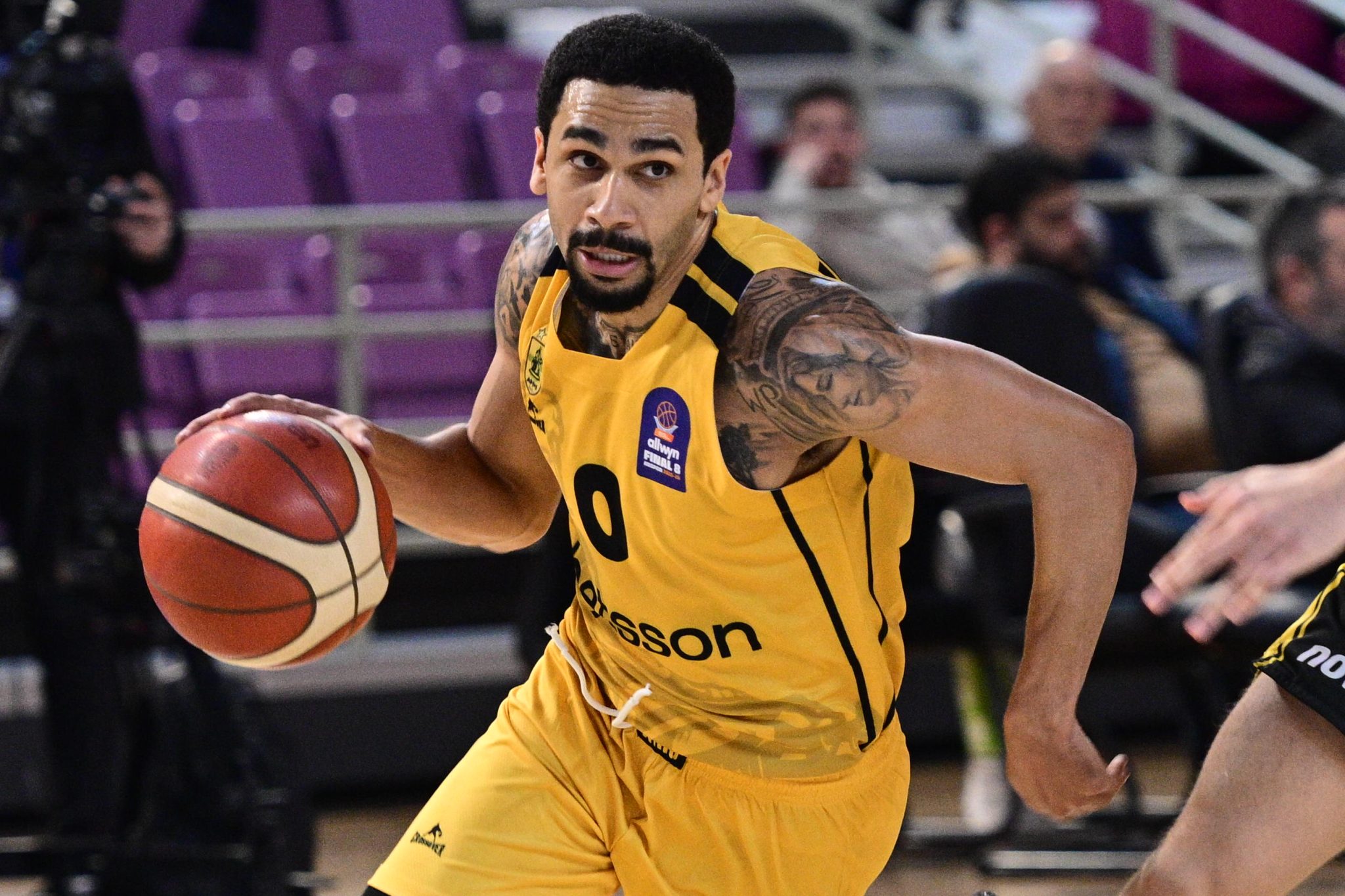 Ο Ελάιζα Μήτρου-λονγκ στην Εθνική, αντί του αδερφού του Ναζ