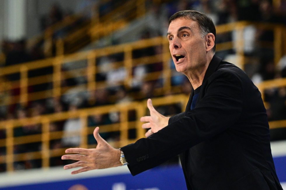 Μπαρτζώκας: «Ήμασταν σοβαροί για ένα μεγάλο διάστημα του παιχνιδιού – Τι είπε για τον τραυματισμό του Τζόουνς