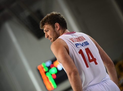 Βεζένκοφ: «Αξίζουν συγχαρητήρια στην ΑΕΚ για την πορεία της» – Τι είπε για τον Χέιζ-Ντέιβις