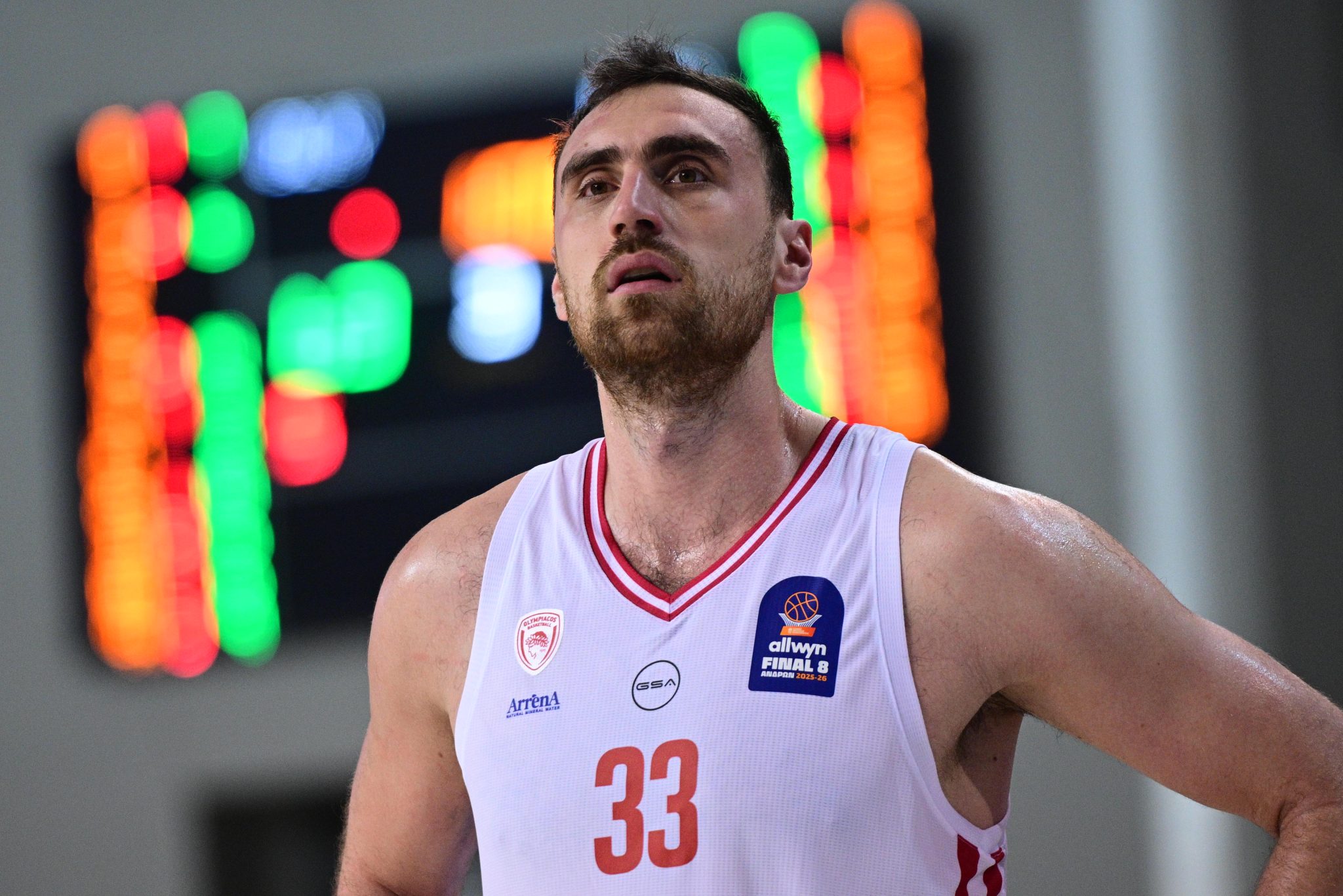 Ολυμπιακός: Αμφίβολοι Μιλουτίνοφ και Τζόουνς για τον τελικό!