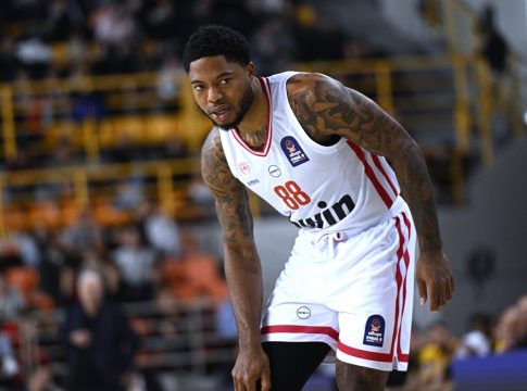 Μεγάλη ανακούφιση για τον Ολυμπιακό – Αυτός είναι ο τραυματισμός του Ταϊρίκ Τζόουνς