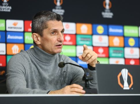 Live Streaming η συνέντευξη Τύπου του Λουτσέσκου