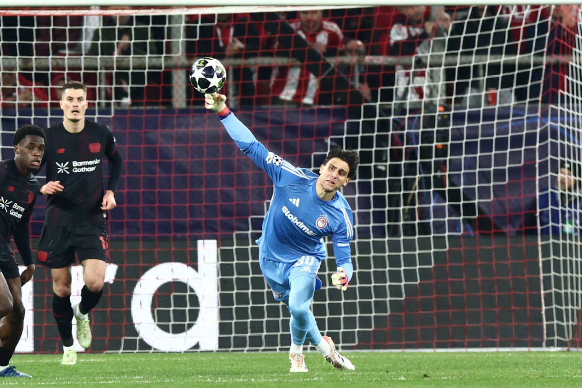 Φοβερός Τζολάκης: Νέα διάκριση για τον τερματοφύλακα του Ολυμπιακού