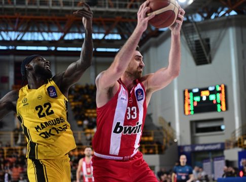 Αγωνία με Μιλουτίνοφ στον Ολυμπιακό: Χτύπησε στον αντίχειρα και θα πάει για εξετάσεις