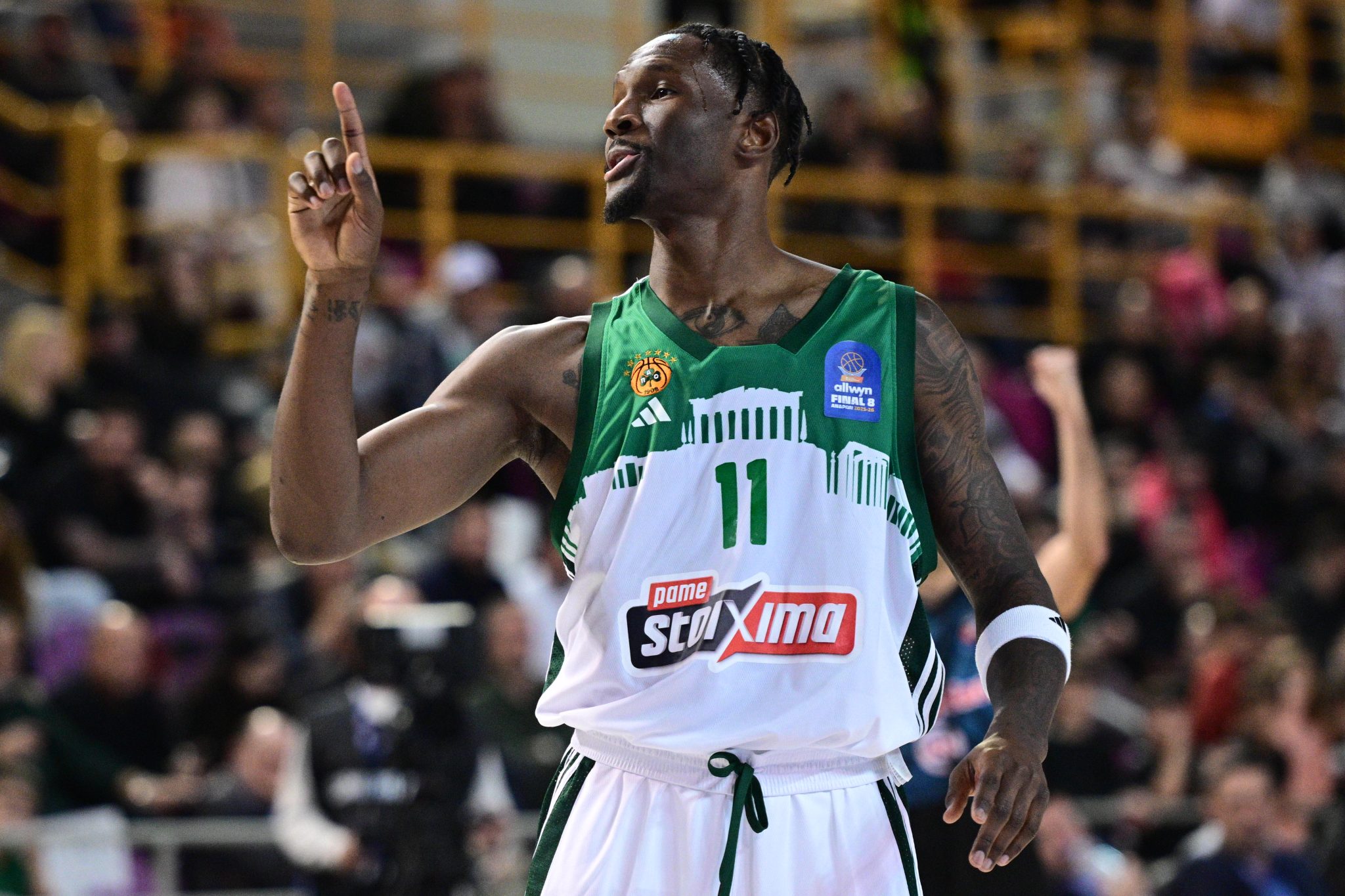 Τι κάνει ο Χέιζ-Ντέιβις όταν βρίσκει απέναντι του τον Ολυμπιακό (vids)