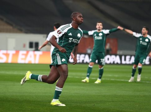 Ωραία σέντρα του Κυριακόπουλου, δυνατή κεφαλιά του Τεττέη και 1-1 ο Παναθηναϊκός (vids)