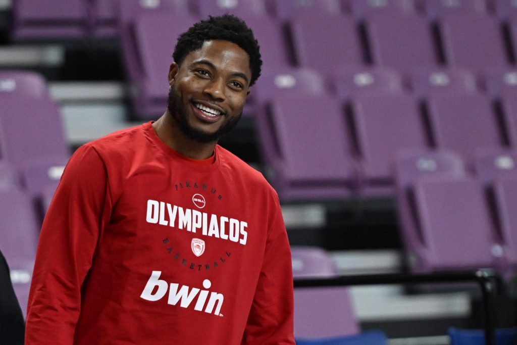 Τι είναι η ειδική ζώνη που φορά ο Τζόουνς στο γόνατό του (pic)