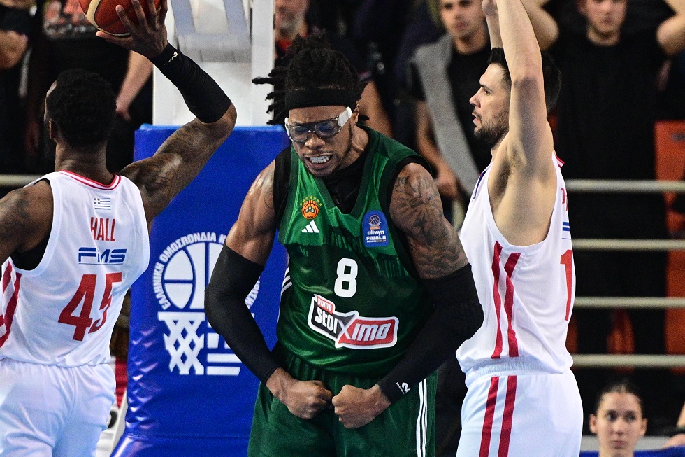 Ολυμπιακός – Παναθηναϊκός: Τα σερί καρφώματα του Χολμς και οι πολύτιμες λύσεις από τον Χέιζ Ντέιβις (vids)