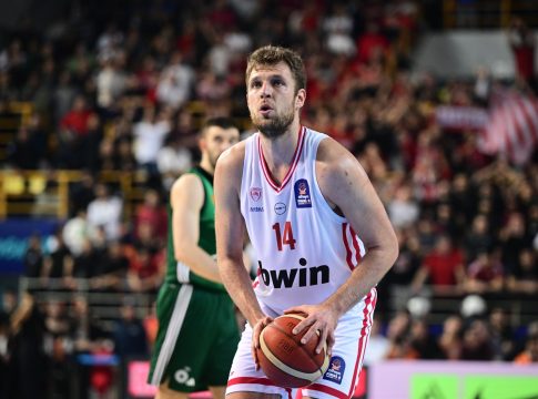 Βεζένκοφ on fire: Ξεκίνημα με 5 στα 5 (vid)