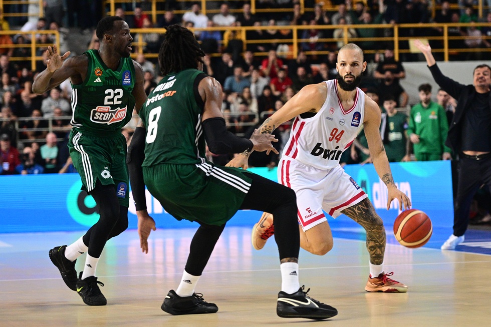 Με 7,7% από το τρίποντο ο Ολυμπιακός – Έχει 1/13 στο ημίχρονο – Δέχτηκε 28 πόντους στη δεύτερη περίοδο