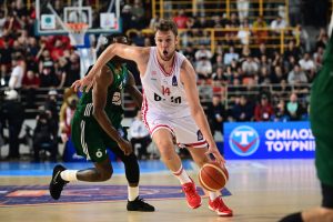 Βεζένκοφ στο ημίχρονο: «Αυτό που παρουσιάζουμε σε άμυνα και επίθεση είναι ντροπή» (Vid)